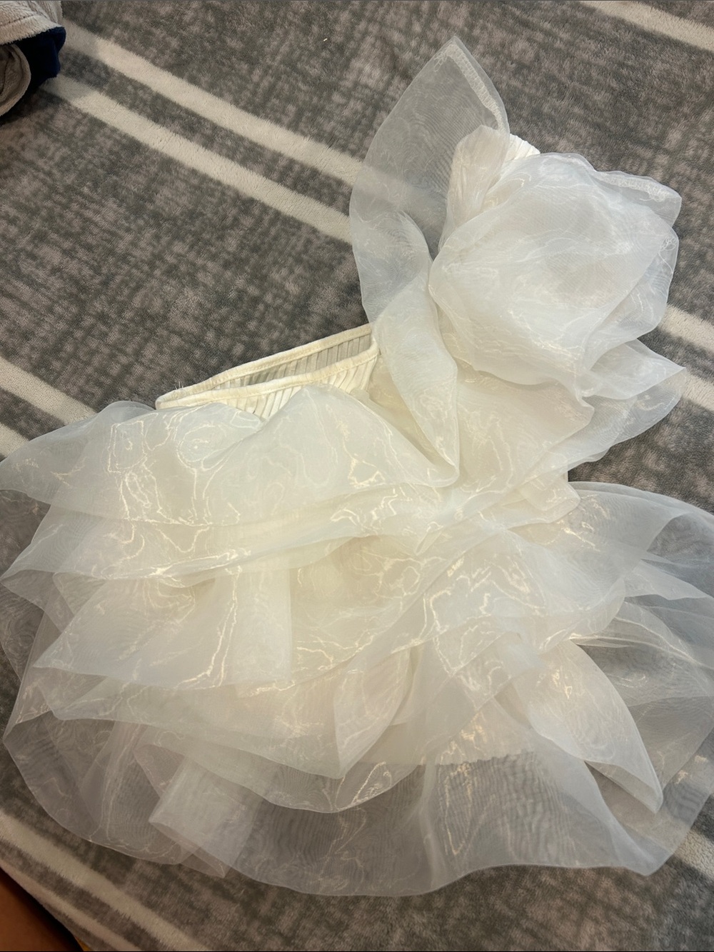 White One-Shoulder Ruffle top - Picture 4 of 5